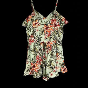 Green Floral Romper Junior’s Size Small Lined City Triangles Ruffle Neck & Trim
